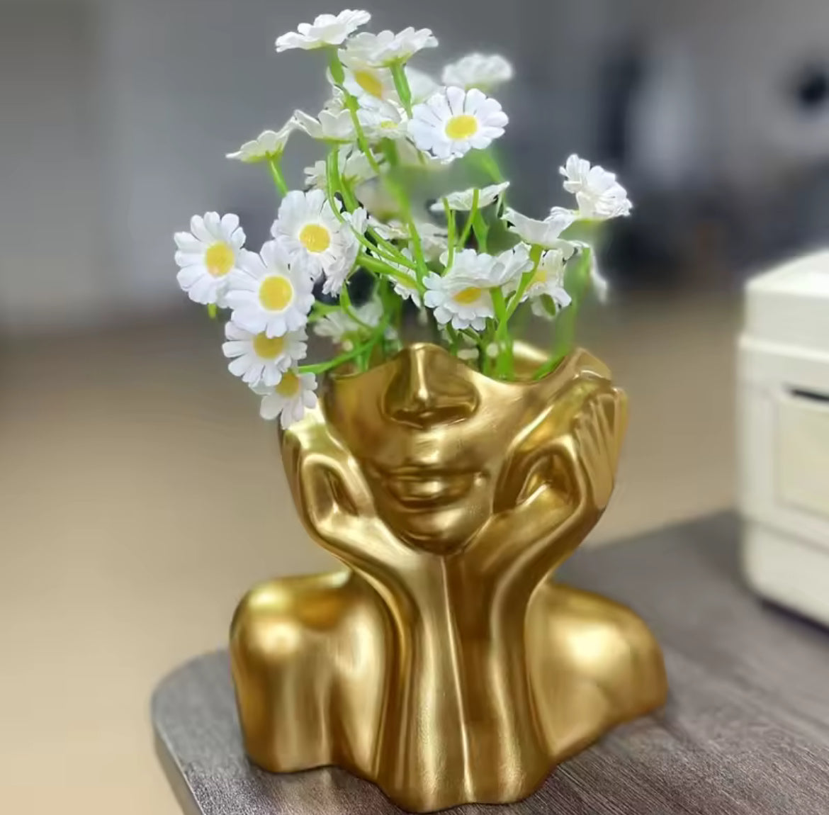 Jarrón Escultura Dorado – Rostro en Resina | Decoración Artística